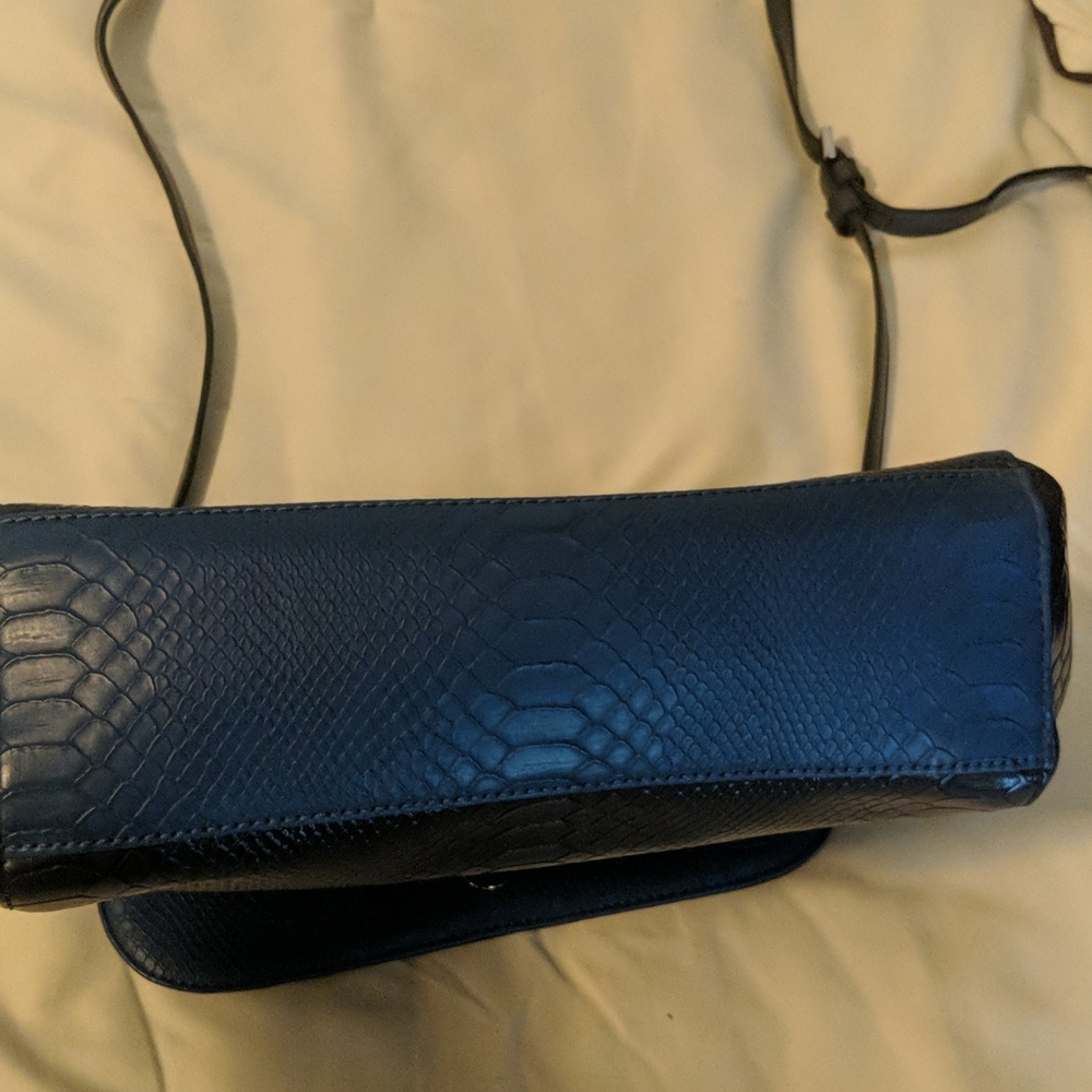 Guess blue cross body handbag - Picture 5 of 5